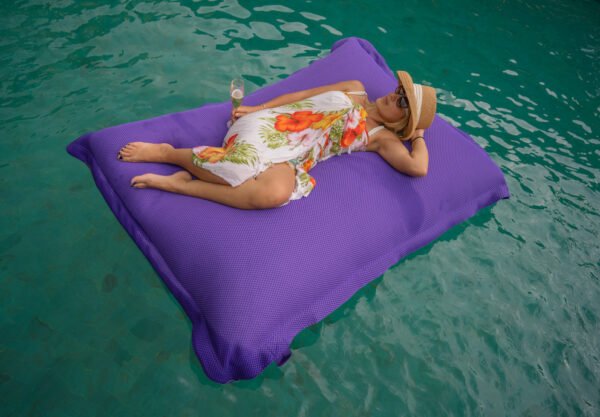 Floating bean bag chair